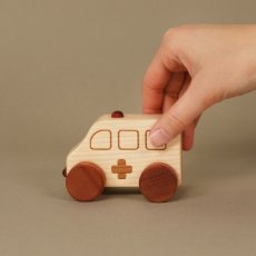 画像7: 出産祝い 車おもちゃ お買い得 3個セット 救急車 ミキサー車 三角のくるま (7)